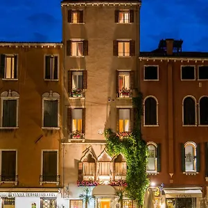 https://hotel-santo-stefano-venice.hotelinveneto.com